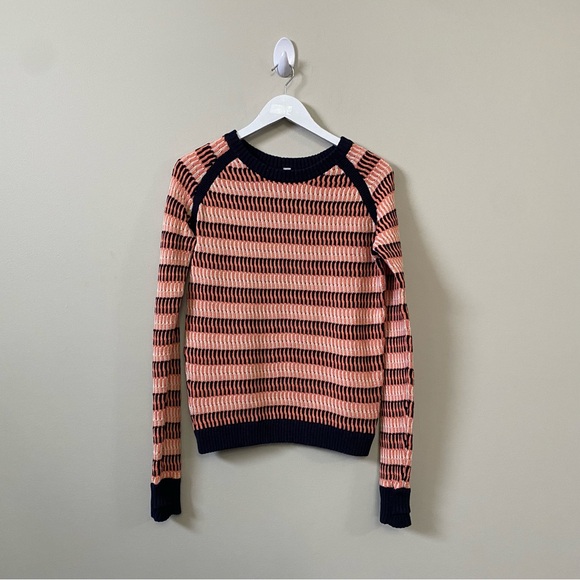 Lululemon women’s Devi CrewNeck knit pullover sweater - Naval blue/plum peach - Picture 2 of 10